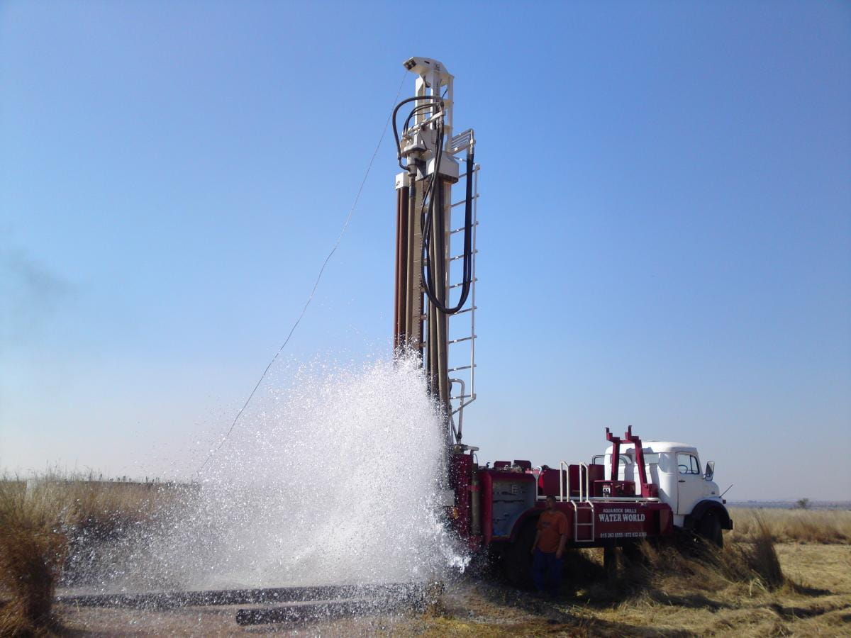Percolating Groundwater Is Appurtenant to Land and Is Transferred With It