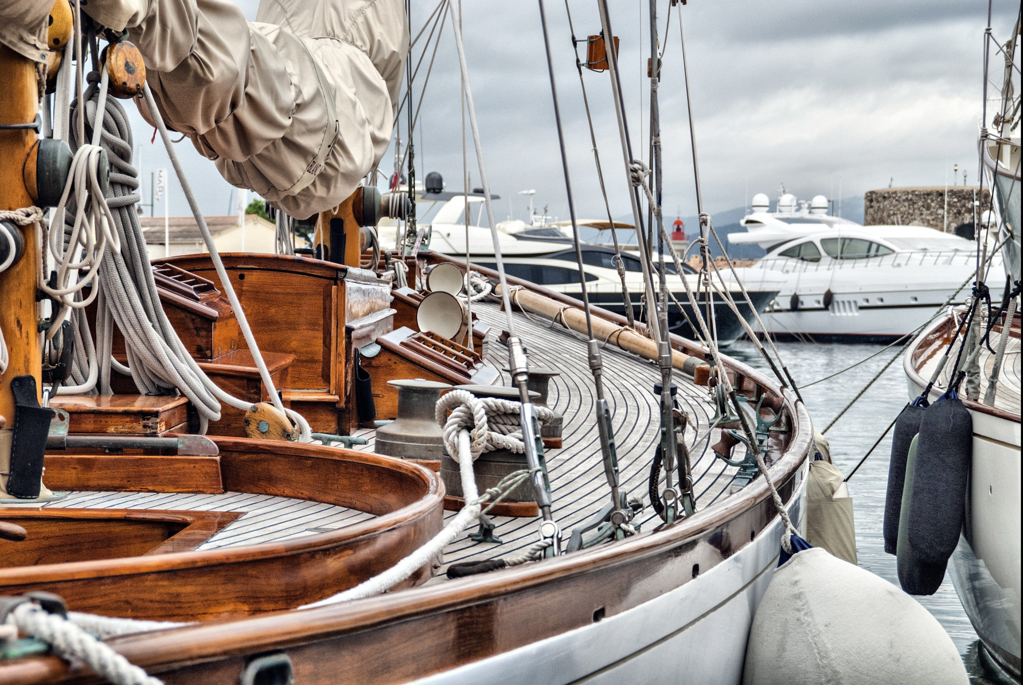 Challenge to Port Lease of Public Trust Land to Private Yacht Club Barred By 90-Day Statute of Limitations